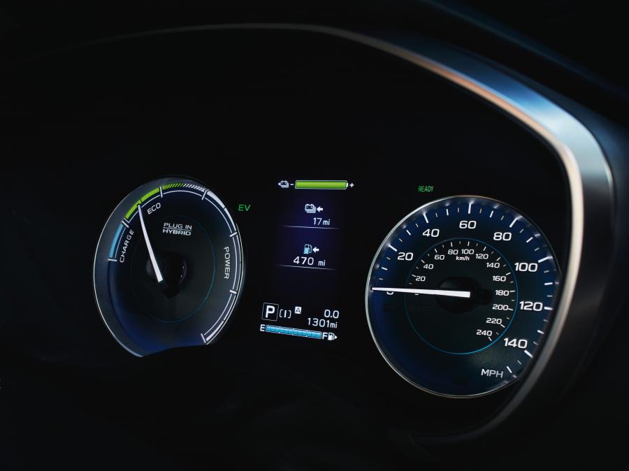 Панель приборов Subaru Crosstrek Hybrid 2019 года  (фото 65 из 66)